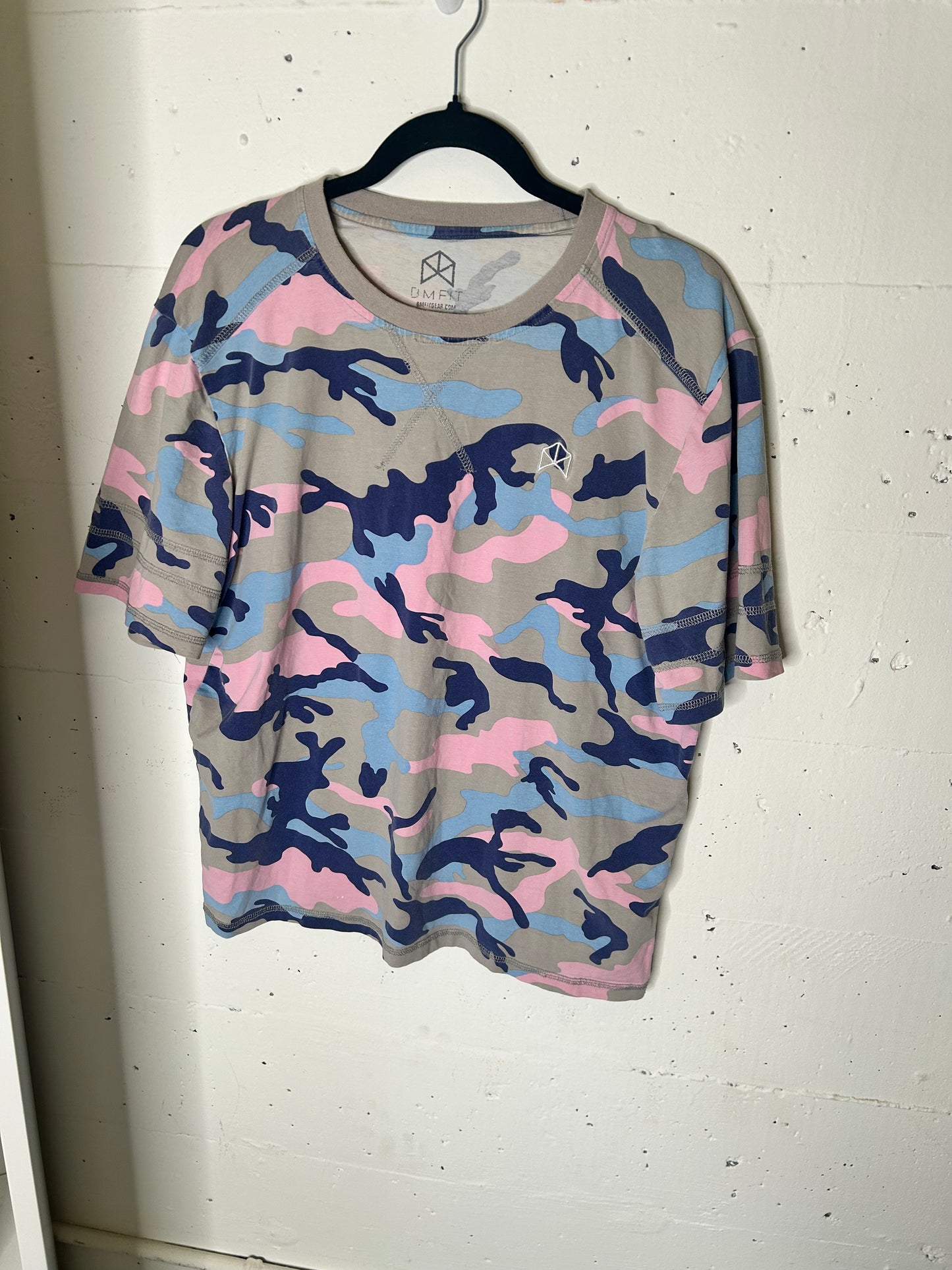 Pink Camo Retro Evic-tee | Medium