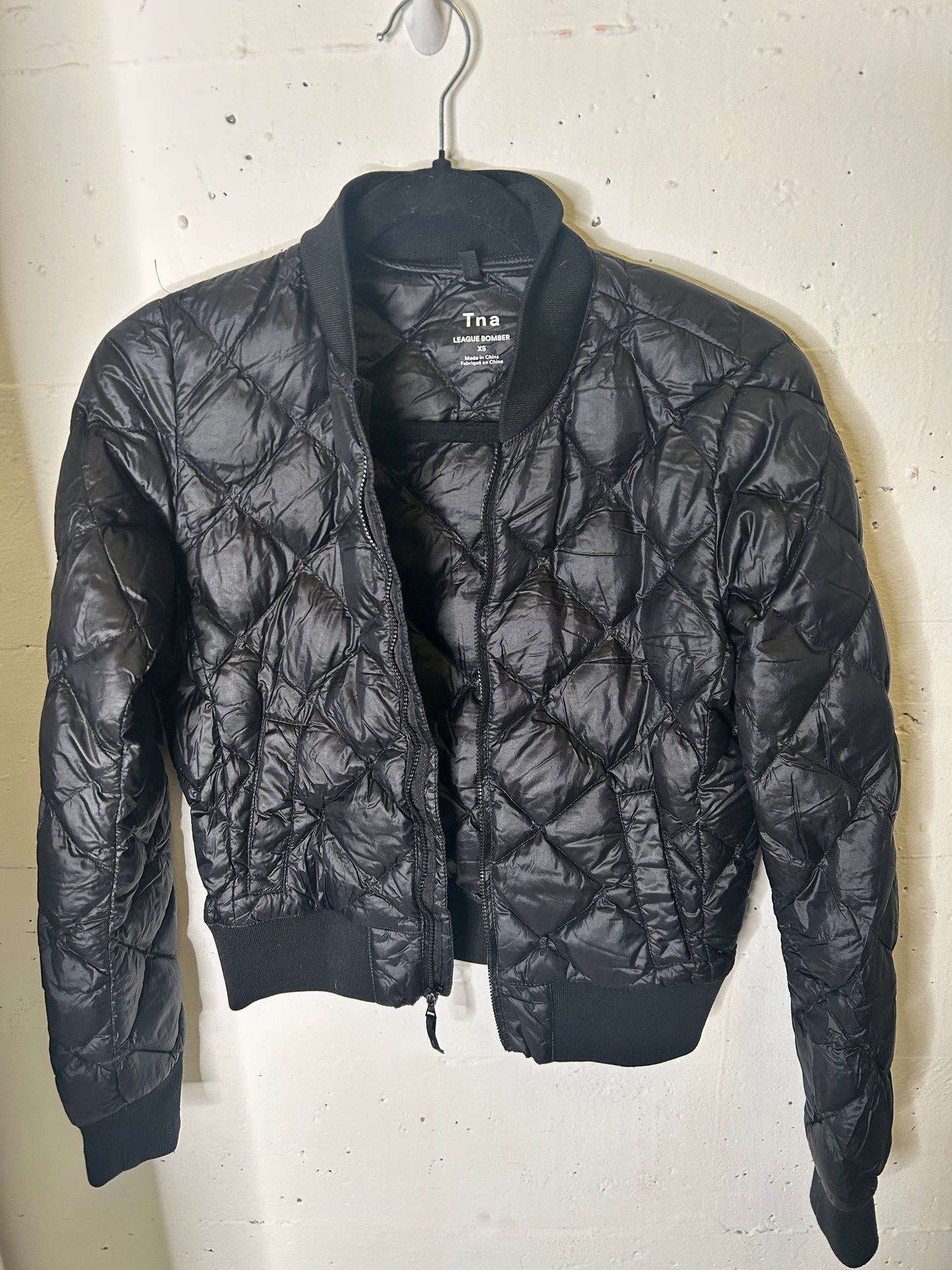 TNA Puffer Bomber Zip Up | XS-S Black