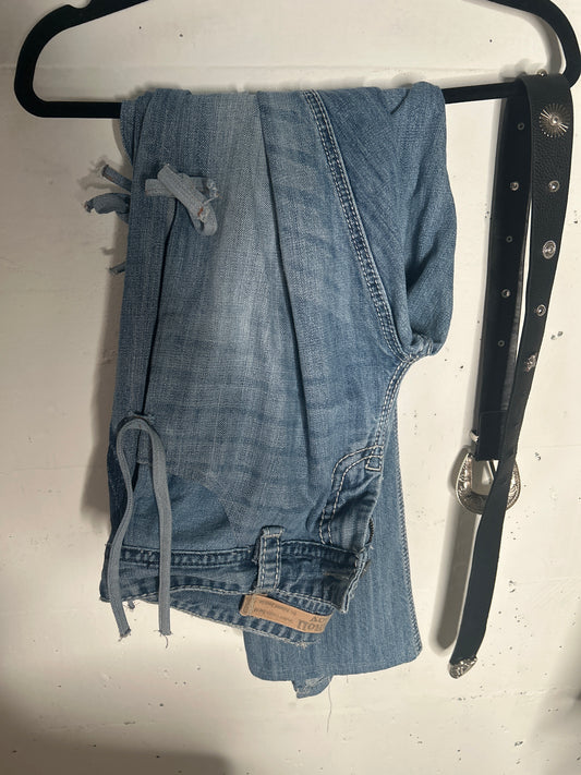 Peek a boo side baby blue jeans