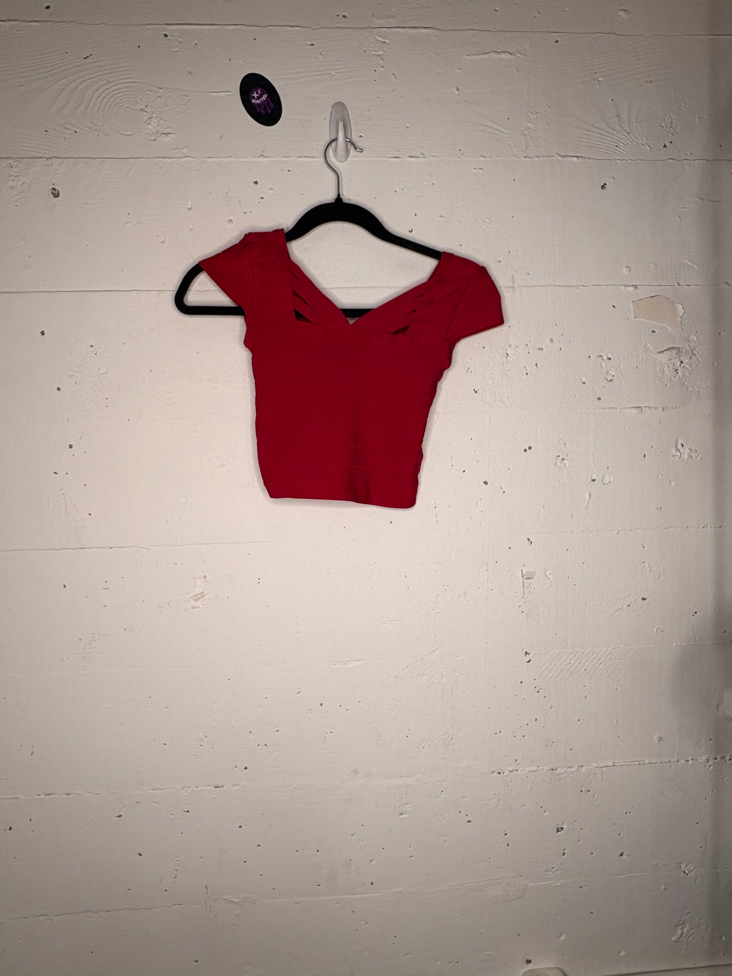 XS-S Firecracker Red Crop
